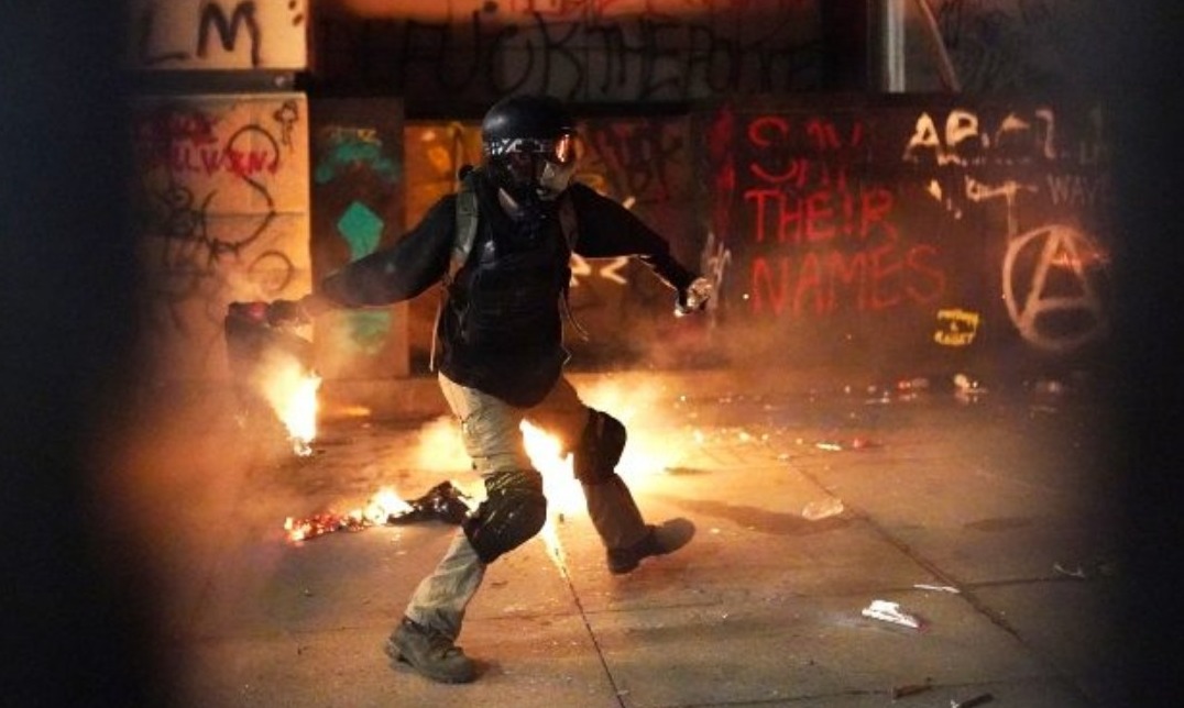 [Image: portland-rioters.jpg]